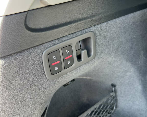 Синий Ауди Ку 7, объемом двигателя 1.98 л и пробегом 106 тыс. км за 28900 $, фото 32 на Automoto.ua