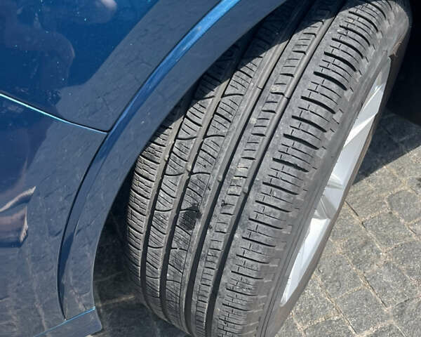 Синий Ауди Ку 7, объемом двигателя 1.98 л и пробегом 85 тыс. км за 45000 $, фото 3 на Automoto.ua