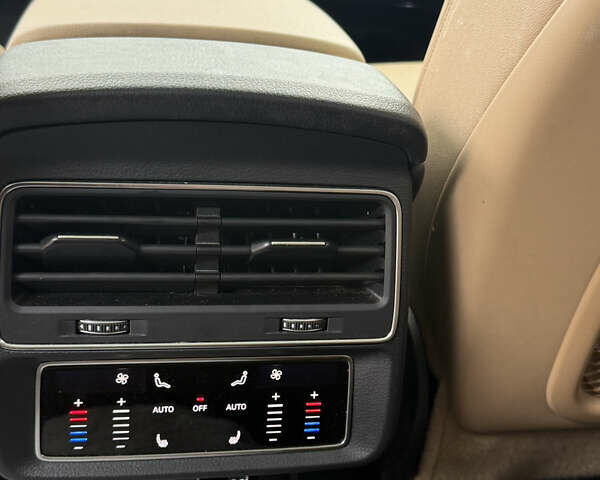 Синий Ауди Ку 7, объемом двигателя 3 л и пробегом 134 тыс. км за 55000 $, фото 11 на Automoto.ua