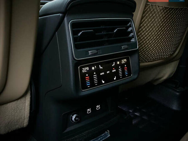 Ауди Ку 7 2020 в Киеве на Automoto.ua Синий Ауди Ку 7, объемом двигателя 3 л и пробегом 86 тыс. км за 49900 $, фото 14 на Automoto.ua