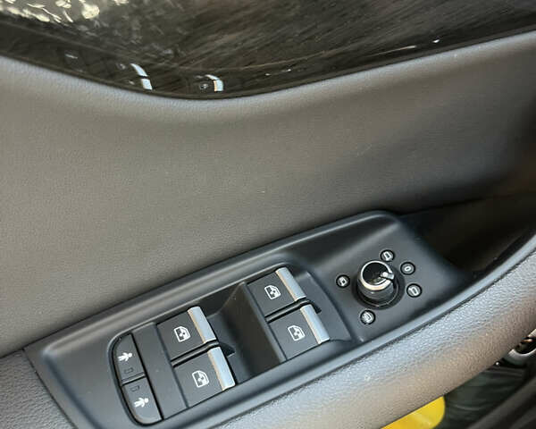 Синий Ауди Ку 7, объемом двигателя 1.98 л и пробегом 85 тыс. км за 45000 $, фото 28 на Automoto.ua