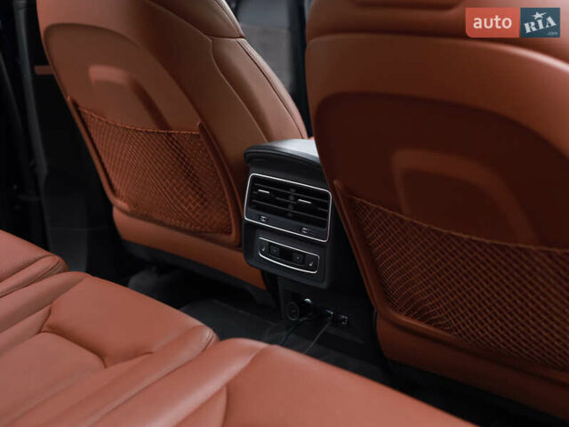 Синій Ауді Ку 7, об'ємом двигуна 3 л та пробігом 94 тис. км за 72500 $, фото 24 на Automoto.ua