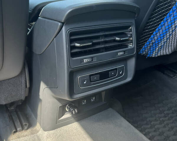 Синий Ауди Ку 7, объемом двигателя 1.98 л и пробегом 85 тыс. км за 45000 $, фото 19 на Automoto.ua