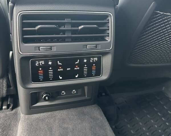 Синій Ауді Ку 7, об'ємом двигуна 3 л та пробігом 35 тис. км за 62000 $, фото 32 на Automoto.ua