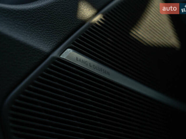 Синій Ауді Ку 7, об'ємом двигуна 1.98 л та пробігом 31 тис. км за 55900 $, фото 41 на Automoto.ua