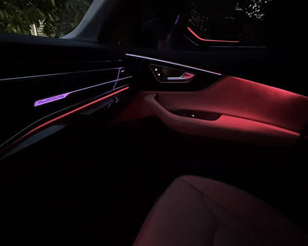 Синий Ауди Ку 7, объемом двигателя 3 л и пробегом 25 тыс. км за 67500 $, фото 41 на Automoto.ua