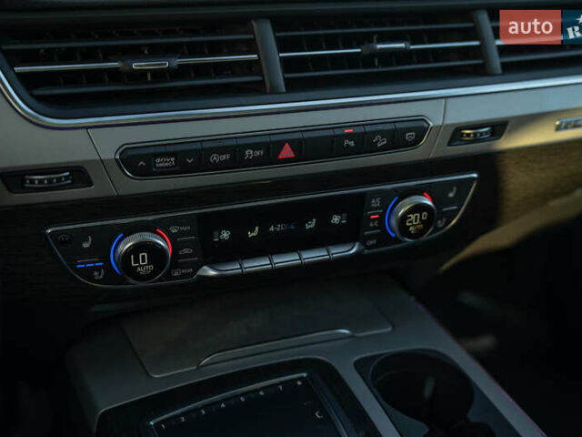 Зелений Ауді Ку 7, об'ємом двигуна 3 л та пробігом 69 тис. км за 36500 $, фото 28 на Automoto.ua