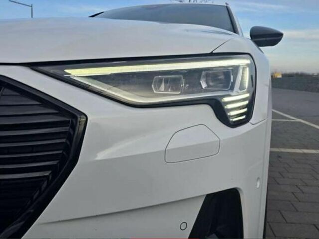 Белый Ауди Кватро, объемом двигателя 0 л и пробегом 189 тыс. км за 28664 $, фото 12 на Automoto.ua