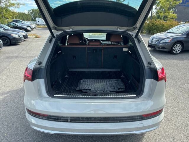 Белый Ауди Кватро, объемом двигателя 0 л и пробегом 189 тыс. км за 28664 $, фото 5 на Automoto.ua