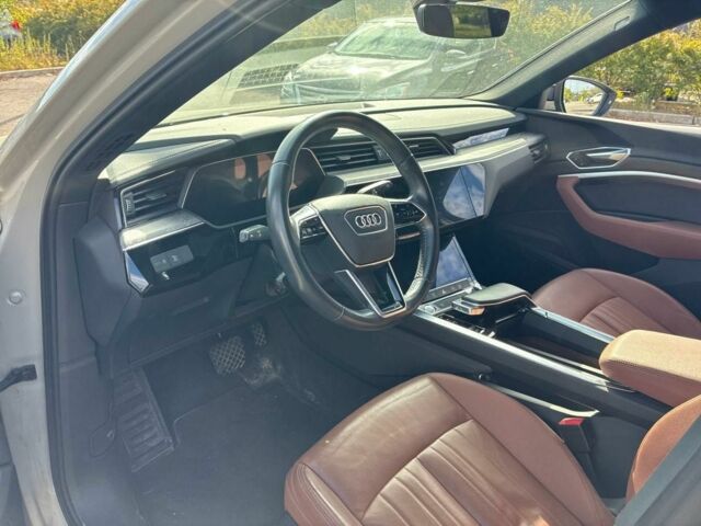 Білий Ауді Quattro, об'ємом двигуна 0 л та пробігом 189 тис. км за 29041 $, фото 6 на Automoto.ua