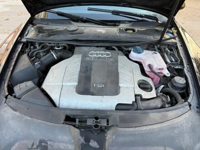 Чорний Ауді Quattro, об'ємом двигуна 0 л та пробігом 300 тис. км за 3683 $, фото 6 на Automoto.ua