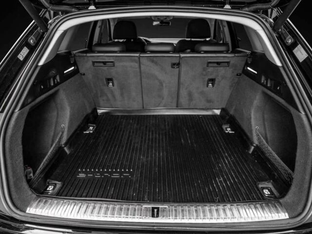 Чорний Ауді Quattro, об'ємом двигуна 0 л та пробігом 94 тис. км за 28000 $, фото 5 на Automoto.ua