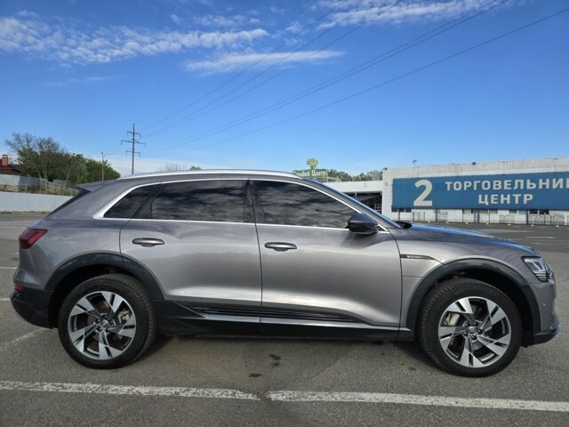 Серый Ауди Кватро, объемом двигателя 0 л и пробегом 144 тыс. км за 32800 $, фото 3 на Automoto.ua