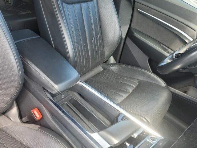 Серый Ауди Кватро, объемом двигателя 0 л и пробегом 200 тыс. км за 25000 $, фото 6 на Automoto.ua