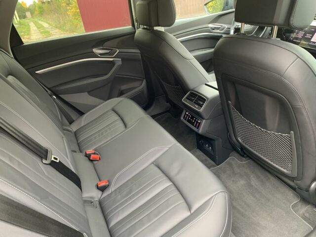 Серый Ауди Кватро, объемом двигателя 0 л и пробегом 1 тыс. км за 60000 $, фото 13 на Automoto.ua