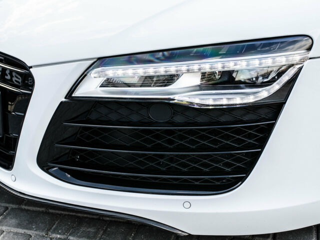 Білий Ауді R8, об'ємом двигуна 5.2 л та пробігом 38 тис. км за 63000 $, фото 21 на Automoto.ua