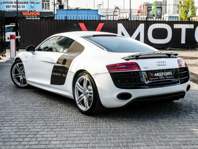 Білий Ауді R8, об'ємом двигуна 5.2 л та пробігом 38 тис. км за 63000 $, фото 12 на Automoto.ua