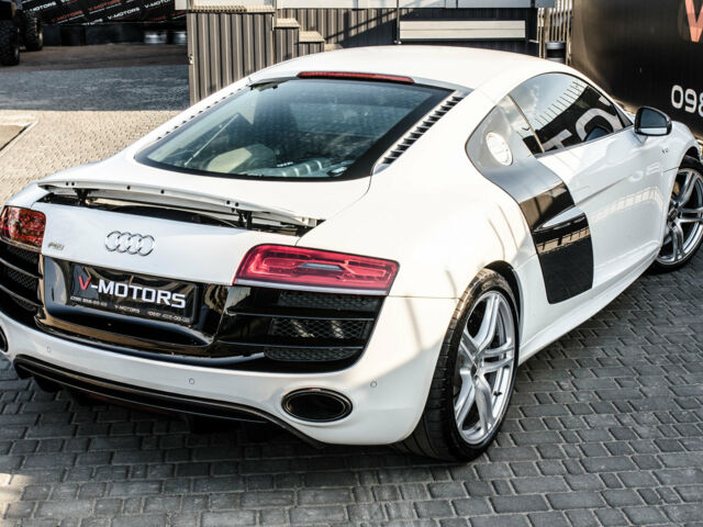 Білий Ауді R8, об'ємом двигуна 5.2 л та пробігом 38 тис. км за 63000 $, фото 9 на Automoto.ua