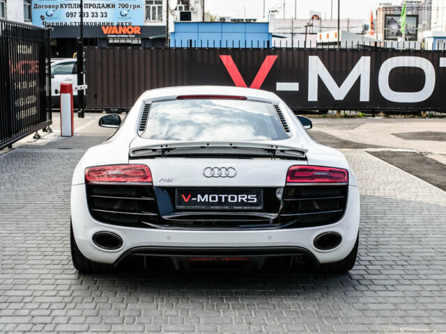 Білий Ауді R8, об'ємом двигуна 5.2 л та пробігом 38 тис. км за 63000 $, фото 14 на Automoto.ua