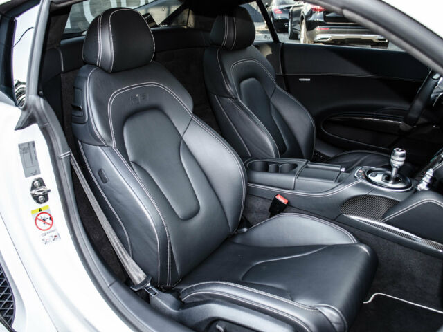 Білий Ауді R8, об'ємом двигуна 5.2 л та пробігом 38 тис. км за 63000 $, фото 44 на Automoto.ua