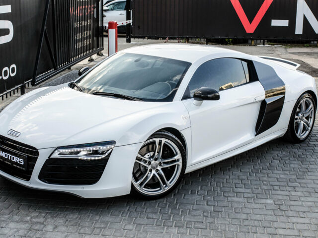 Білий Ауді R8, об'ємом двигуна 5.2 л та пробігом 38 тис. км за 63000 $, фото 5 на Automoto.ua