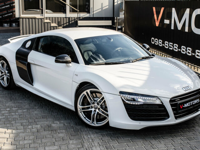 Білий Ауді R8, об'ємом двигуна 5.2 л та пробігом 38 тис. км за 63000 $, фото 56 на Automoto.ua