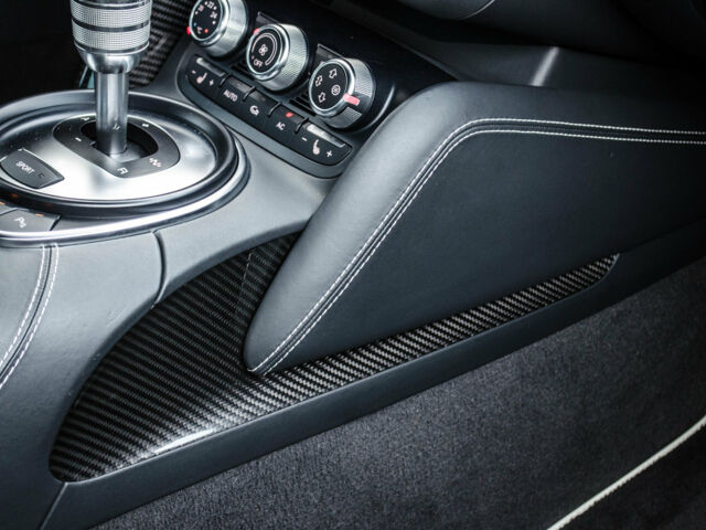 Білий Ауді R8, об'ємом двигуна 5.2 л та пробігом 38 тис. км за 63000 $, фото 37 на Automoto.ua