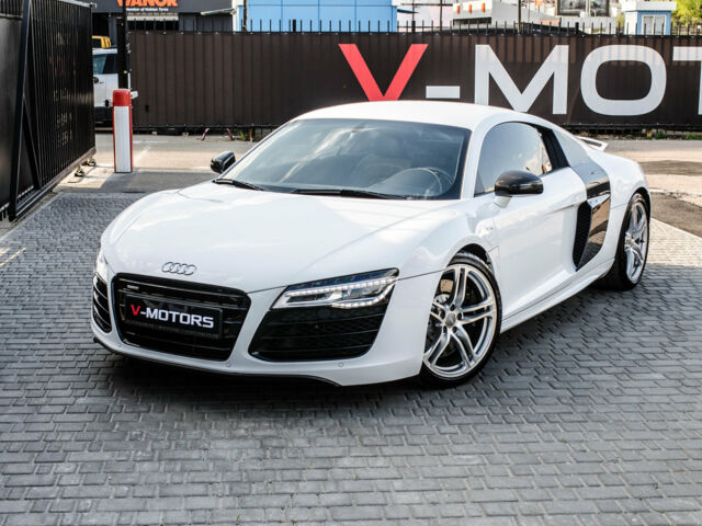 Білий Ауді R8, об'ємом двигуна 5.2 л та пробігом 38 тис. км за 63000 $, фото 6 на Automoto.ua