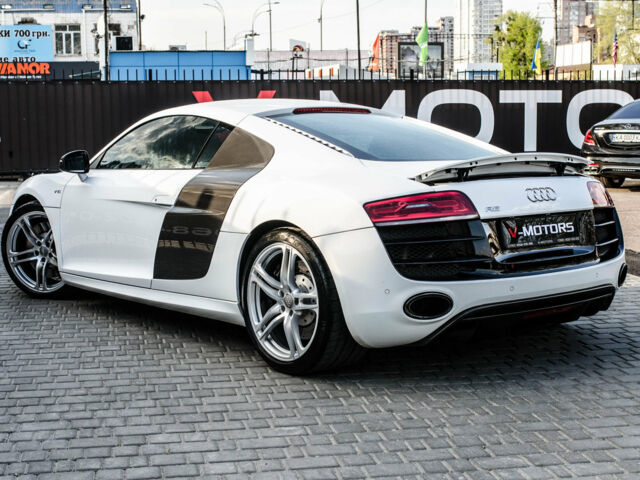Білий Ауді R8, об'ємом двигуна 5.2 л та пробігом 38 тис. км за 63000 $, фото 13 на Automoto.ua