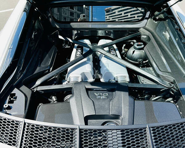 Білий Ауді R8, об'ємом двигуна 5.2 л та пробігом 27 тис. км за 134000 $, фото 54 на Automoto.ua