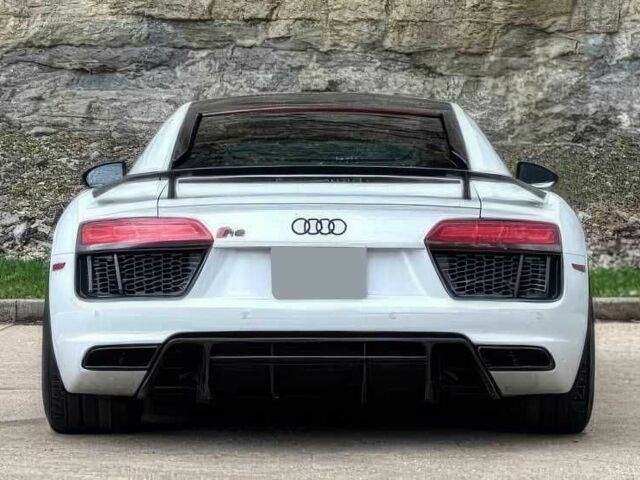 Белый Ауди Р8, объемом двигателя 5.2 л и пробегом 32 тыс. км за 120000 $, фото 6 на Automoto.ua
