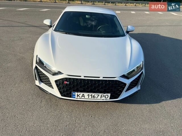 Белый Ауди Р8, объемом двигателя 5.2 л и пробегом 9 тыс. км за 190000 $, фото 1 на Automoto.ua