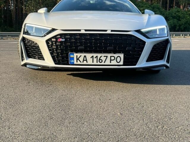 Белый Ауди Р8, объемом двигателя 5.2 л и пробегом 9 тыс. км за 190000 $, фото 12 на Automoto.ua