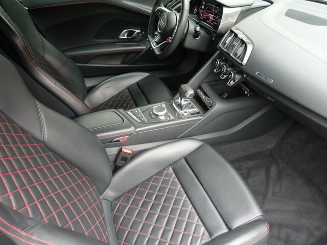 Чорний Ауді R8, об'ємом двигуна 52 л та пробігом 24 тис. км за 190000 $, фото 12 на Automoto.ua