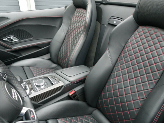 Чорний Ауді R8, об'ємом двигуна 52 л та пробігом 24 тис. км за 190000 $, фото 15 на Automoto.ua