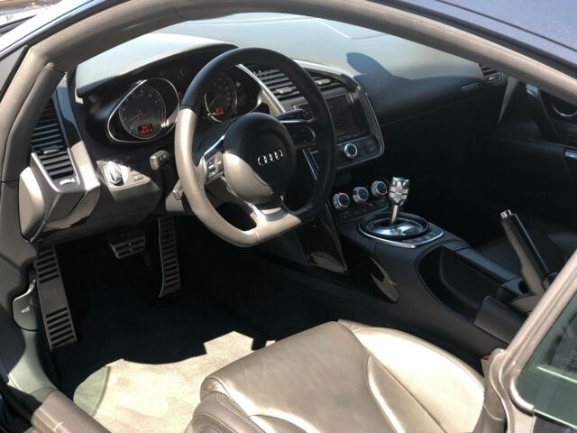 Чорний Ауді R8, об'ємом двигуна 42 л та пробігом 50 тис. км за 39500 $, фото 8 на Automoto.ua