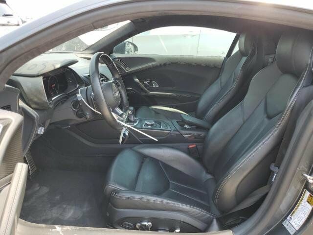 Сірий Ауді R8, об'ємом двигуна 52 л та пробігом 39 тис. км за 108600 $, фото 6 на Automoto.ua