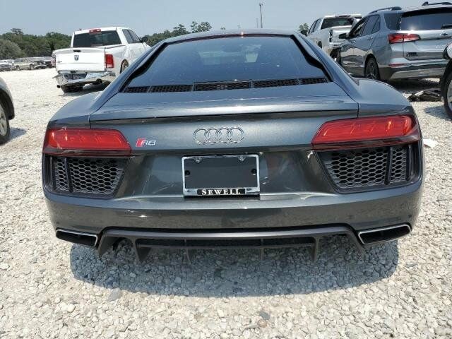 Сірий Ауді R8, об'ємом двигуна 52 л та пробігом 39 тис. км за 108600 $, фото 5 на Automoto.ua