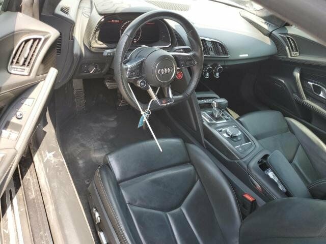 Сірий Ауді R8, об'ємом двигуна 52 л та пробігом 39 тис. км за 108600 $, фото 7 на Automoto.ua