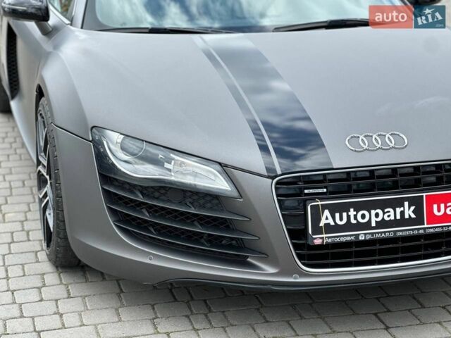 Сірий Ауді R8, об'ємом двигуна 4.2 л та пробігом 102 тис. км за 37990 $, фото 4 на Automoto.ua