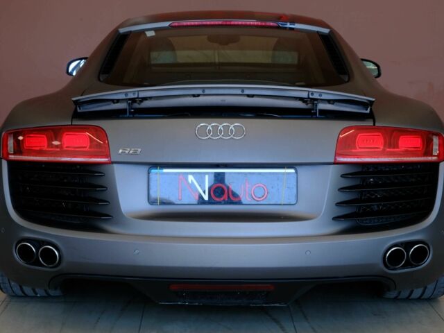 Сірий Ауді R8, об'ємом двигуна 4.2 л та пробігом 101 тис. км за 38995 $, фото 5 на Automoto.ua