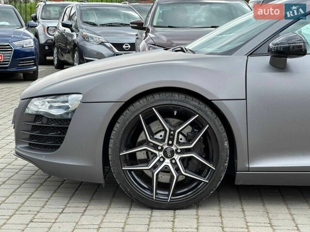 Сірий Ауді R8, об'ємом двигуна 4.2 л та пробігом 102 тис. км за 37990 $, фото 9 на Automoto.ua