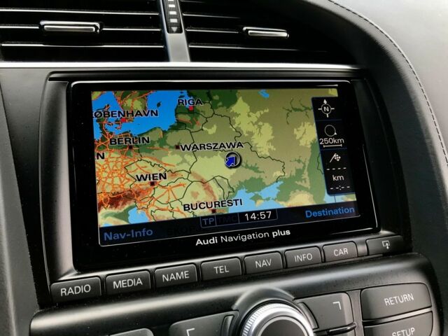 Сірий Ауді R8, об'ємом двигуна 5.2 л та пробігом 13 тис. км за 94900 $, фото 66 на Automoto.ua