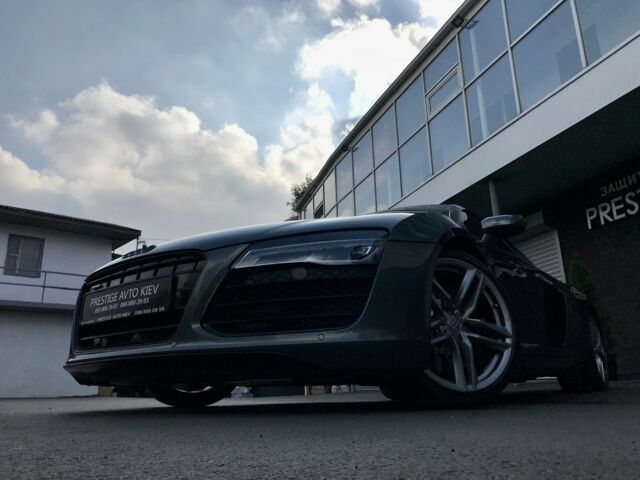 Сірий Ауді R8, об'ємом двигуна 5.2 л та пробігом 13 тис. км за 94900 $, фото 13 на Automoto.ua
