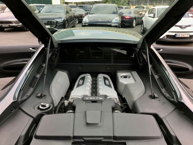 Сірий Ауді R8, об'ємом двигуна 5.2 л та пробігом 13 тис. км за 94900 $, фото 46 на Automoto.ua