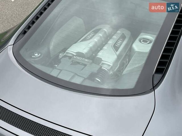 Сірий Ауді R8, об'ємом двигуна 5.2 л та пробігом 29 тис. км за 89000 $, фото 13 на Automoto.ua