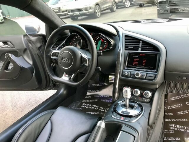 Сірий Ауді R8, об'ємом двигуна 5.2 л та пробігом 13 тис. км за 94900 $, фото 58 на Automoto.ua