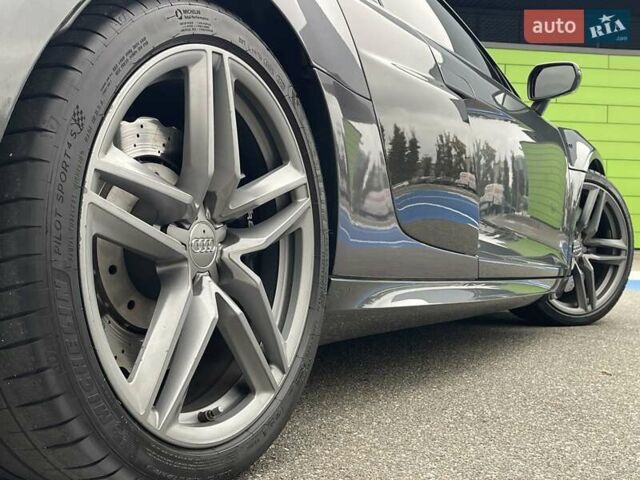 Сірий Ауді R8, об'ємом двигуна 5.2 л та пробігом 29 тис. км за 89000 $, фото 10 на Automoto.ua