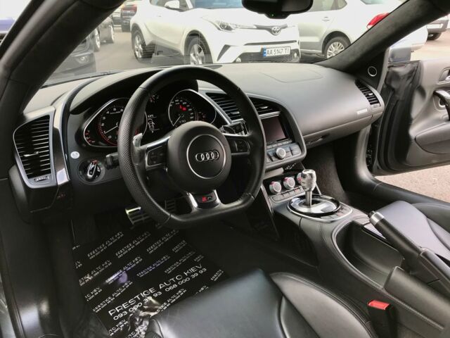 Сірий Ауді R8, об'ємом двигуна 5.2 л та пробігом 13 тис. км за 94900 $, фото 47 на Automoto.ua