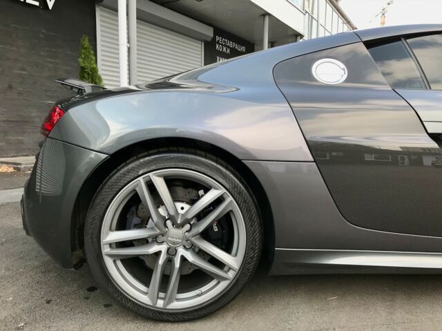 Сірий Ауді R8, об'ємом двигуна 5.2 л та пробігом 13 тис. км за 94900 $, фото 28 на Automoto.ua